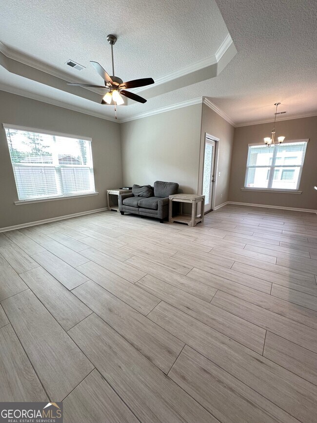 Building Photo - 328 Gary Cir