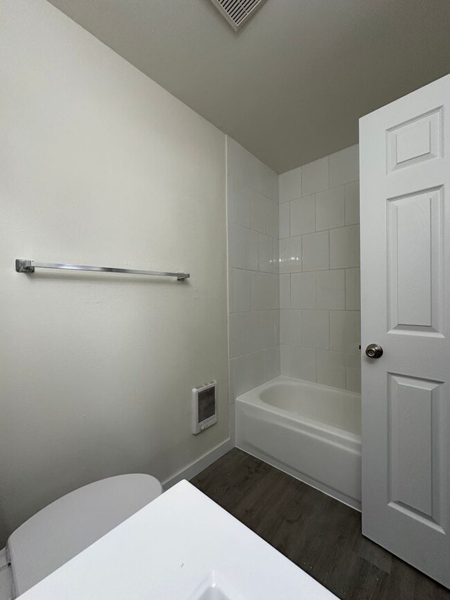 Building Photo - Lantana Apartments