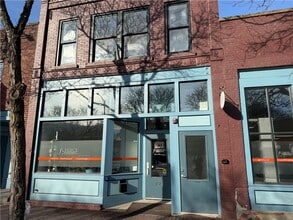 Building Photo - 123 W Market St