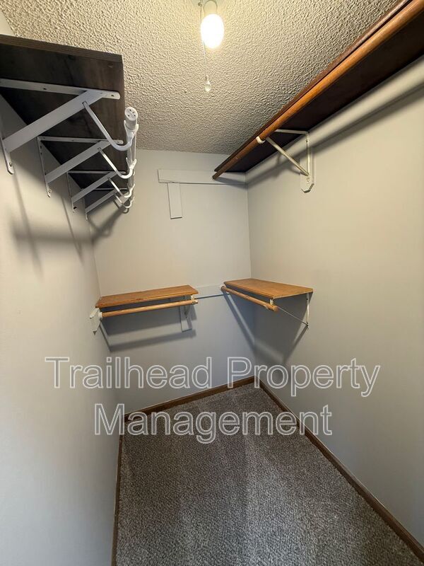 Building Photo - 3411 NW Duncan Rd