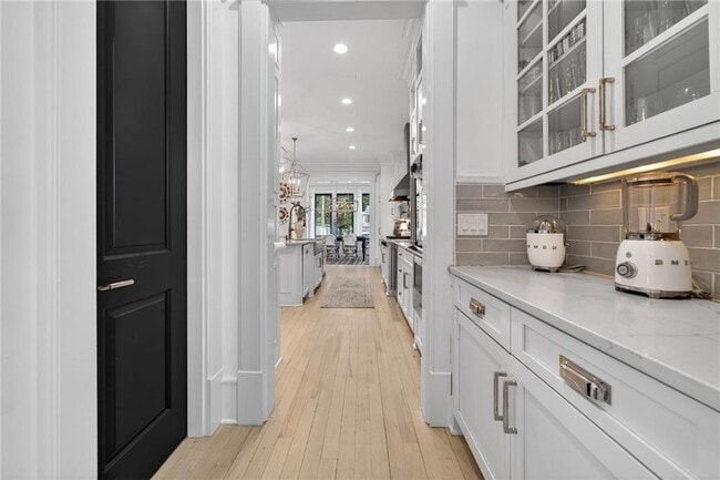 Building Photo - 1812 Wellbourne Dr NE