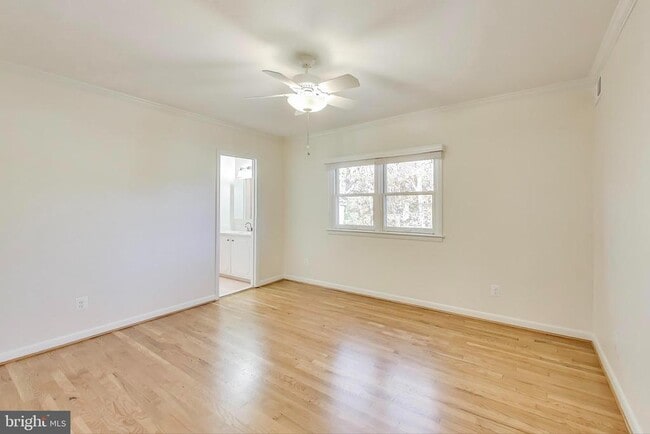 Building Photo - 4001 N Ridgeview Rd