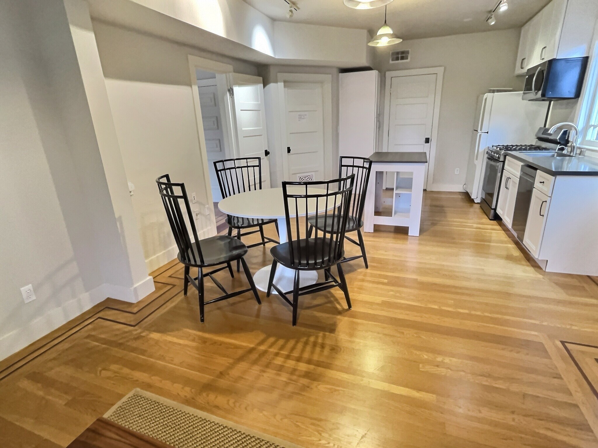 Kitchen and dining area - 128 Ronada Ave