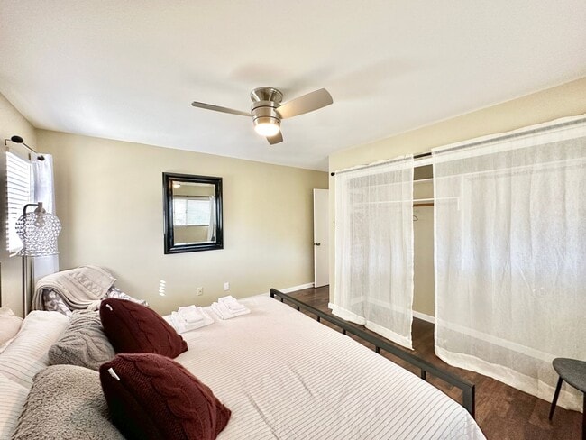 Building Photo - Beautiful, Shorter-Term, Fully Furnished Upstairs Guest Home, on Secluded Hilltop Property with M...