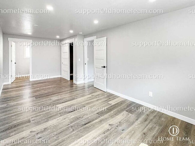 Building Photo - 405 Maple Ave NW