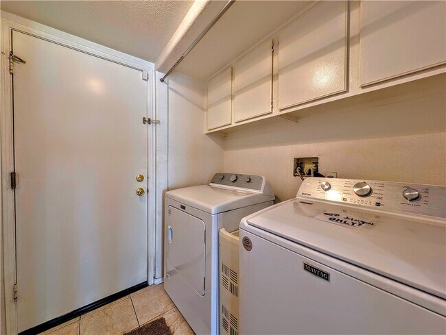 Building Photo - 7754 Fox Tail Ct