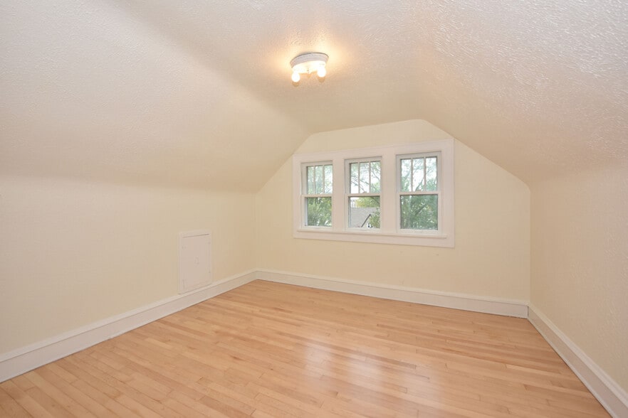 3rd Floor - Office #2 - 5706 N Bay Ridge Ave