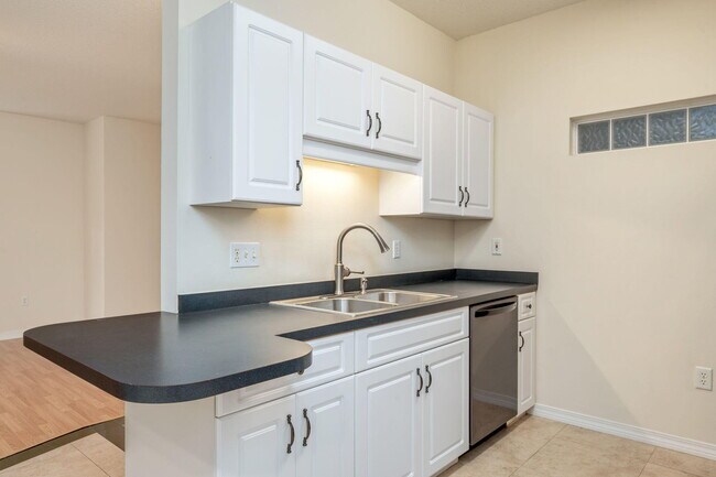 Building Photo - 1501 Partin Dr N