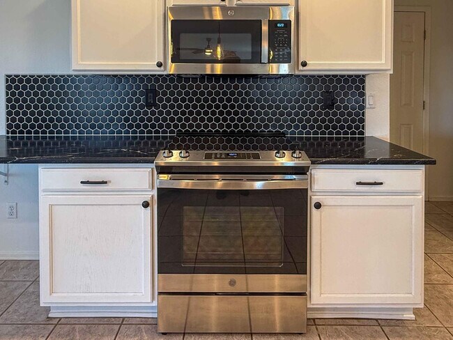 Building Photo - 3103 W Zachary Dr