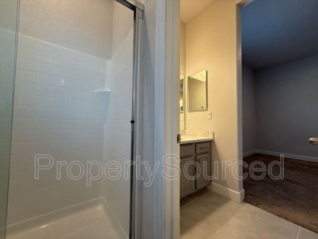 Building Photo - 614 Madrone St