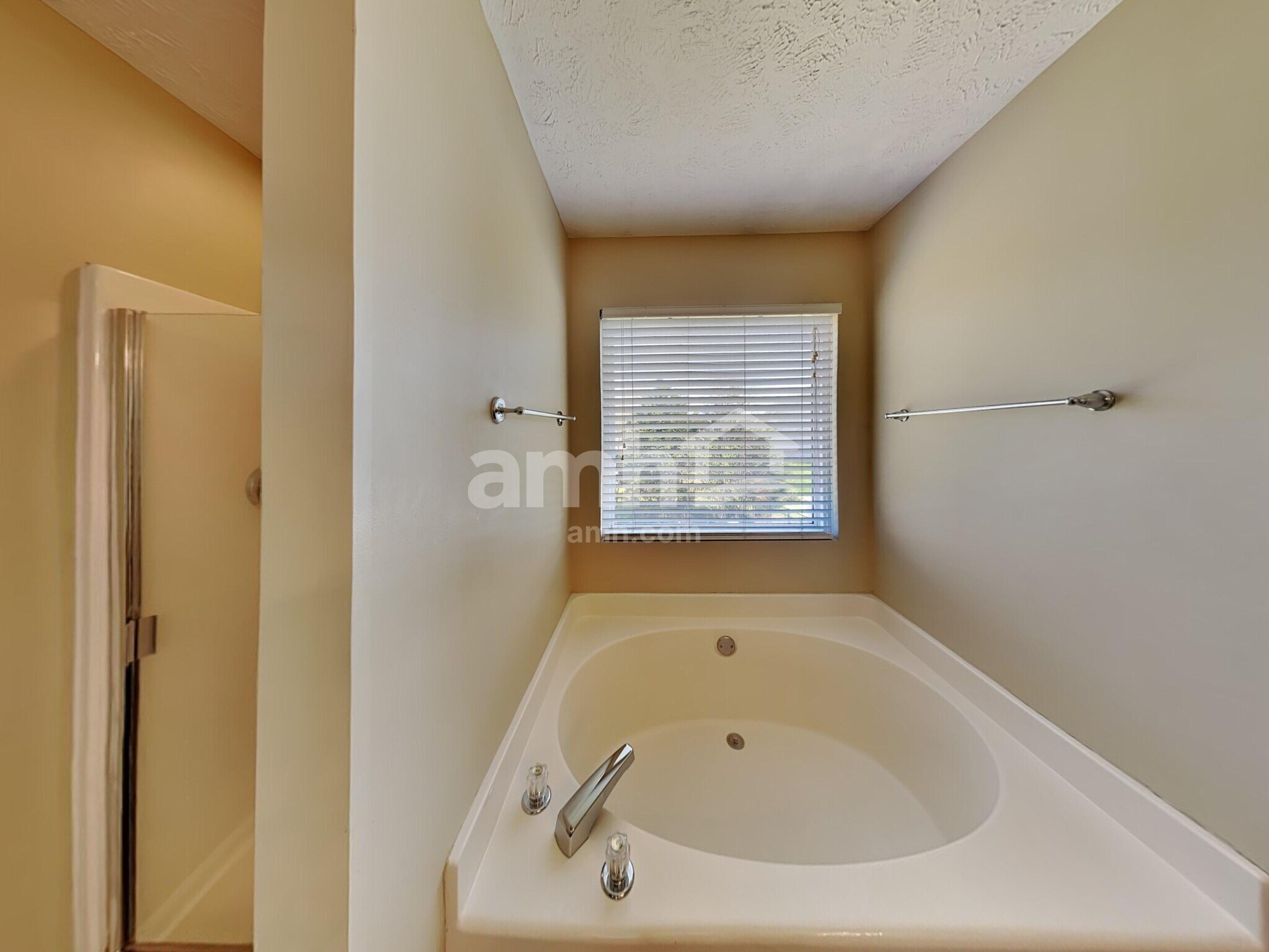 Building Photo - 5527 Middlebury Dr