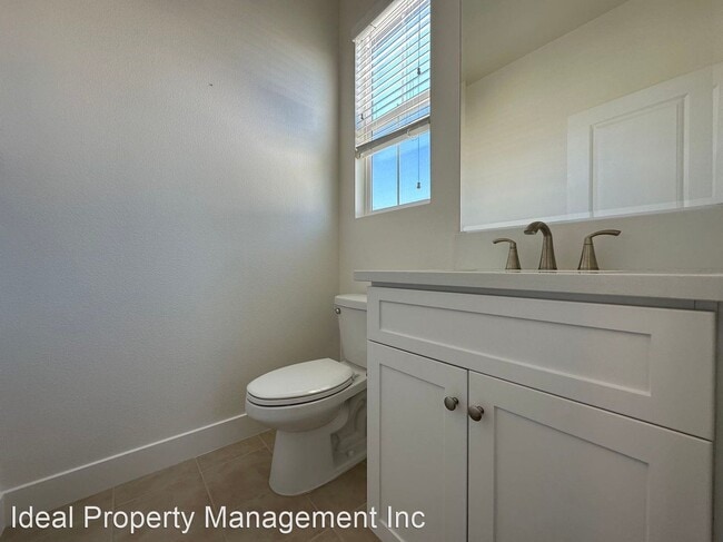 Building Photo - 5 br, 4.5 bath House - 1653 Golden Path Ln