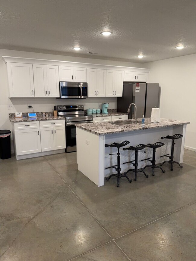 Building Photo - 526 Gadsden Rd NW