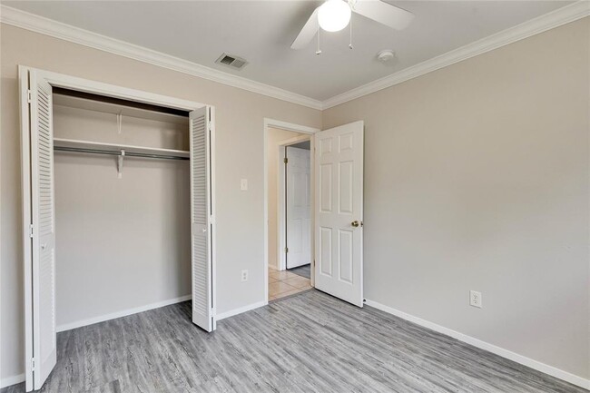Building Photo - 10407 Button Quail Dr
