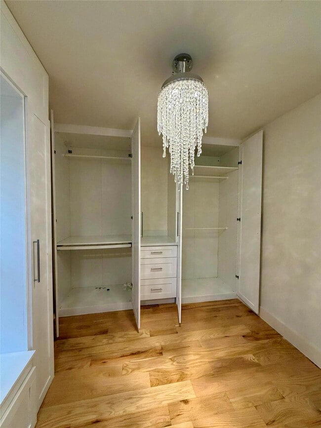 Building Photo - 7806 Rolling Acres Dr