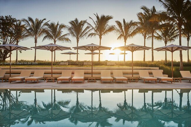 Building Photo - 9001 Collins Ave