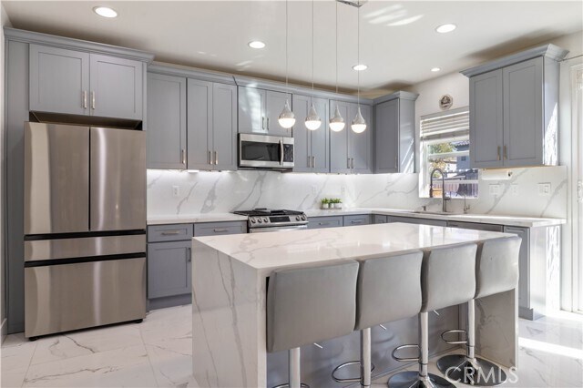 Building Photo - 25090 Acorn Ct