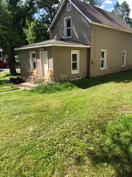 Building Photo - 729 W Cavour Ave