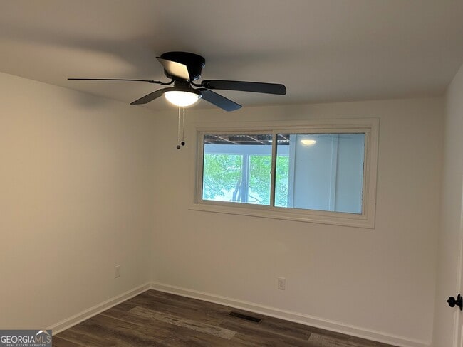 Building Photo - 111 Dogwood Cir