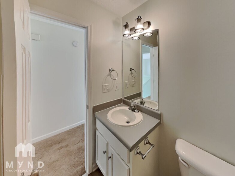 Building Photo - 251 Cedars Glen Cir