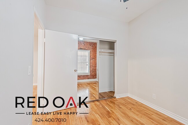 Building Photo - 326 1/2 Normandie Ave-309