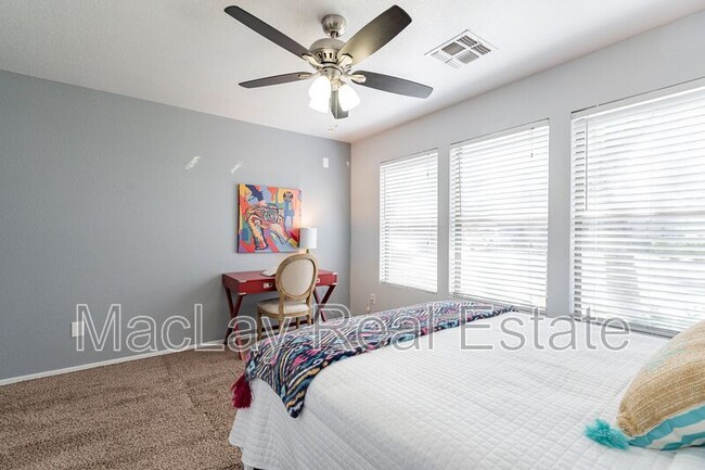 Building Photo - 564 W Orchard Way