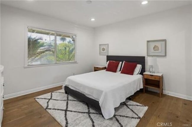 Building Photo - 22335 Kittridge St