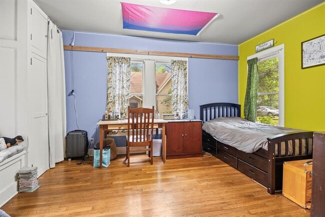 Building Photo - 508 E 38th 1/2 St