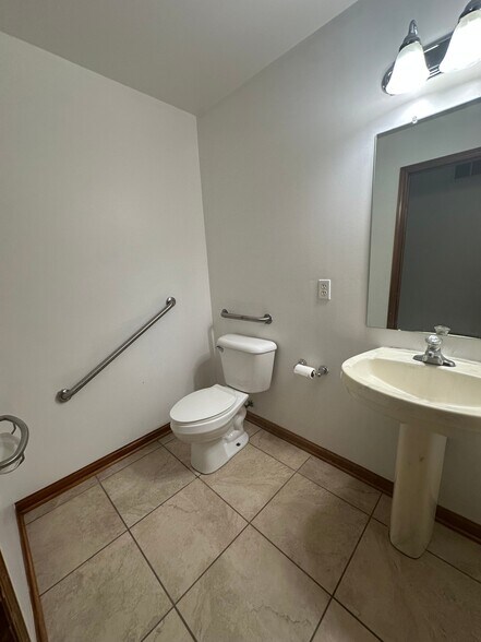 Hallway 1/2 Bathroom - 2721 Blossom Ave