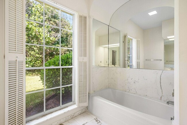 Building Photo - 157 Wells Rd