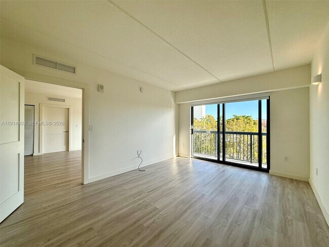 Building Photo - 2285 SW 27th St