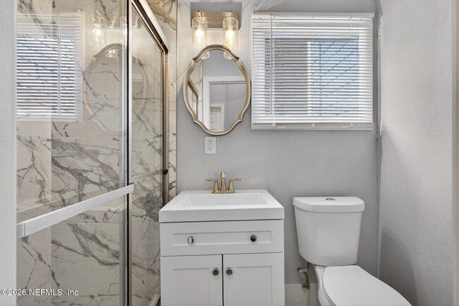 Building Photo - 310 W 10th St