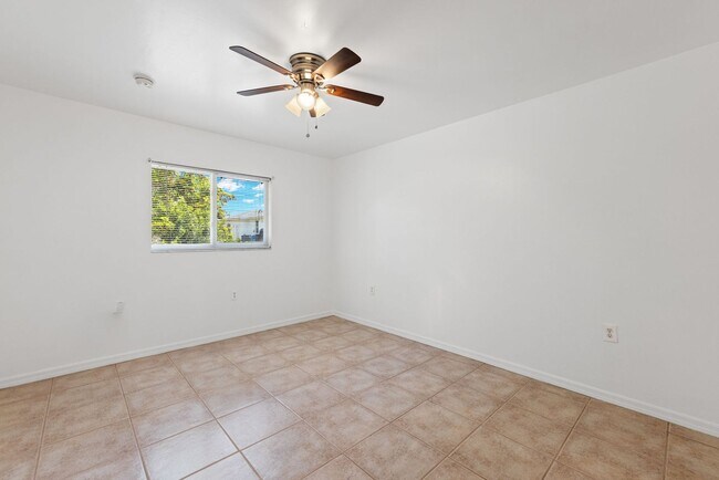 Building Photo - Duplex Lehigh Acres 221
