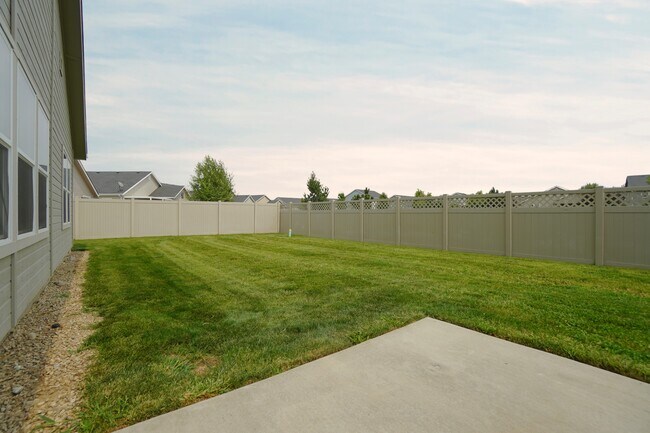 Building Photo - 3154 N Greengate Wy