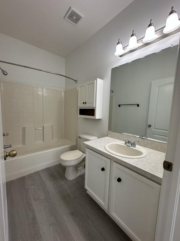 Building Photo - 15752 Fishhawk Falls Dr