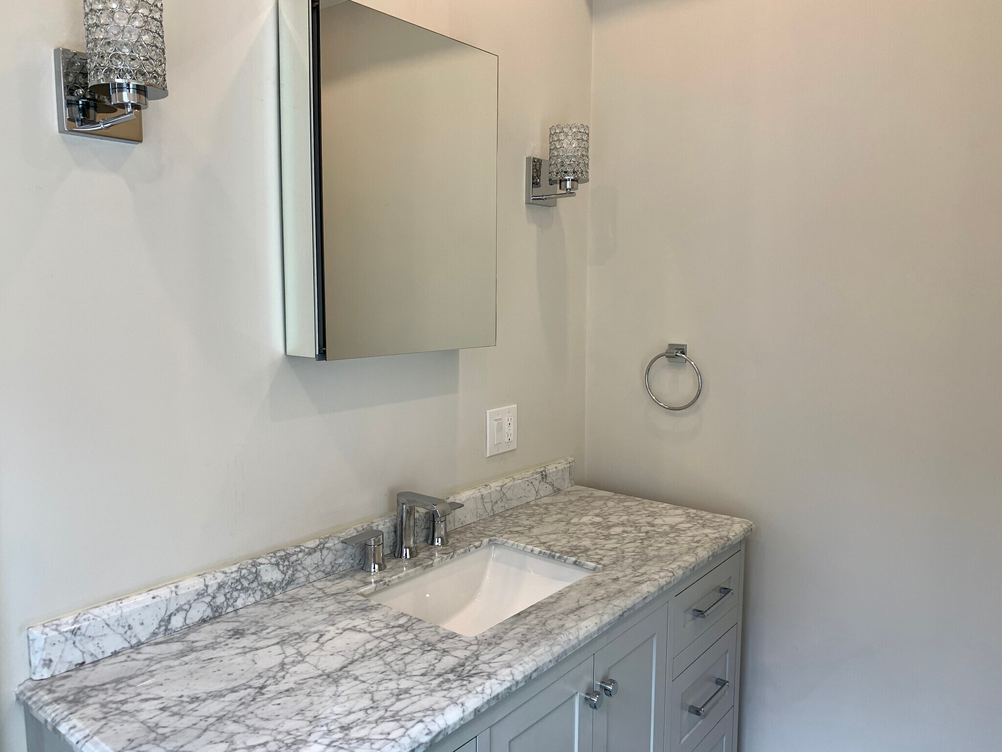 Building Photo - 354 Marlborough St