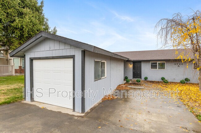 Building Photo - 3714 W 16th Pl