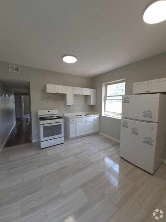 Building Photo - 1250 S Karlov
