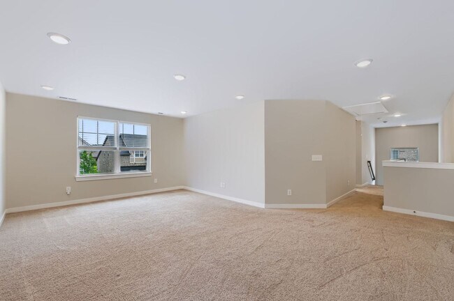 Building Photo - Beautiful 4 Bedroom, 3 Bath Home + Bonus - Available in Smyrna!