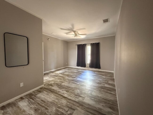 Building Photo - 640 Frank Griffin Ave