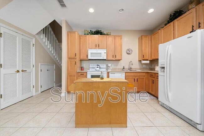 Building Photo - 2390 Caravelle Cir