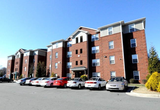 Building Photo - University Landing