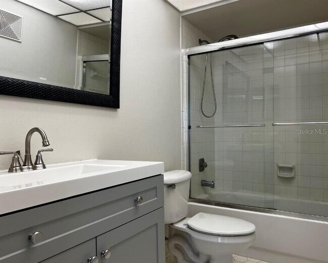 Building Photo - 3677 Longmeadow Dr