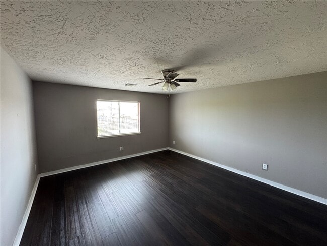 Building Photo - 20810 Deauville Dr