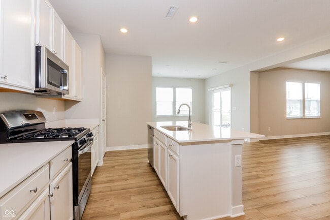 Building Photo - 9225 Larson Dr