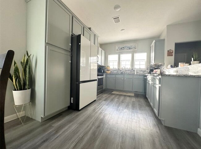 Building Photo - 844 Rd 5109