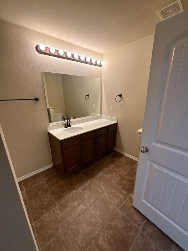 Building Photo - PERFECT HOME IN PRINCETON!