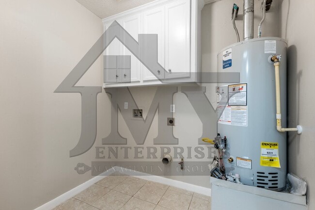 Building Photo - Duplex For Lease