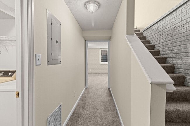 Building Photo - SPECIAL! $1,650 MONTHLY FOR A 6 MONTH LEASE!