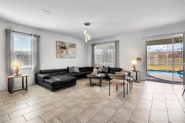 Building Photo - 9084 Sommerset Hills Dr